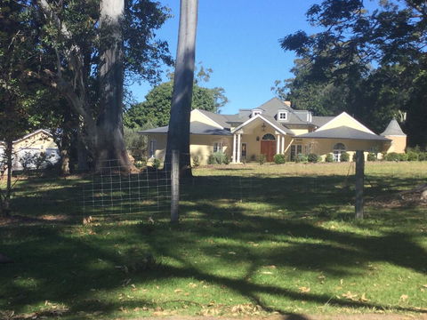 A Very French House - Grafton Accommodation 0