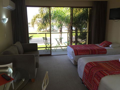 Abel Tasman Waterfront Motel - Grafton Accommodation 3