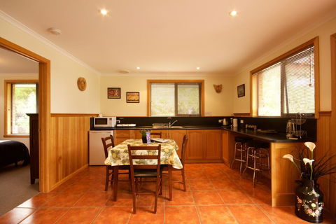 Abs By The Bay - Grafton Accommodation 2