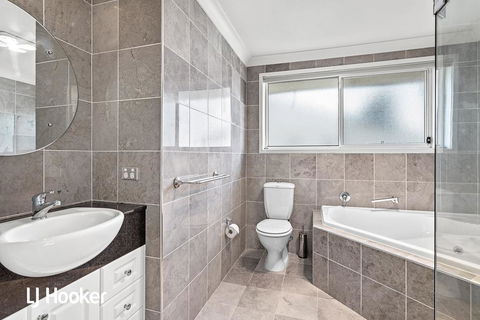 Absolute Waterfront @ Anna Bay - Grafton Accommodation 2