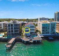 Absolute Waterfront On The Pumicestone Passage - Grafton Accommodation