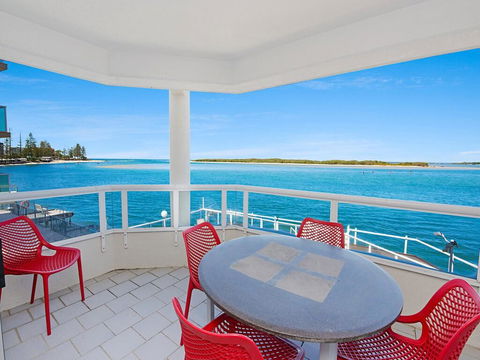 Absolute Waterfront On The Pumicestone Passage - Grafton Accommodation 2