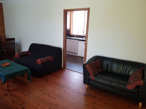 Accommodation Sydney North Shore: Frenchs Forest 3 Bedroom House - Grafton Accommodation 1