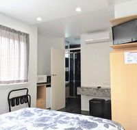 Acland Street Studio Apartment FREE PARKING - Grafton Accommodation