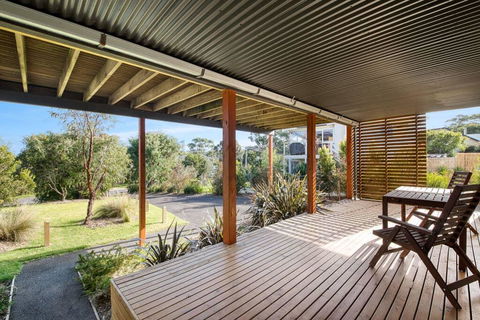 Acqua Vista - Water View, Fireplace, Walk To Beach - Grafton Accommodation 3