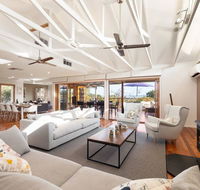 Acqua Vista - water view fireplace walk to beach - Grafton Accommodation