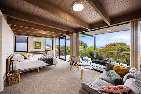 Echo Beach In Somers - Grafton Accommodation 4
