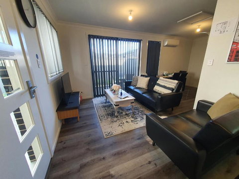 Entire 2br, Hideaway - Grafton Accommodation 4