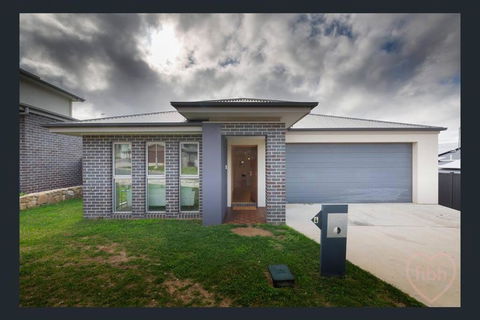 Entire 4 BR House In Moncrieff Close To Playground - Grafton Accommodation 1