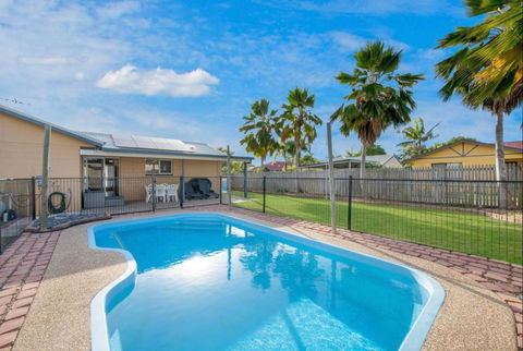 Entire Family Home With Private Pool - Grafton Accommodation 0