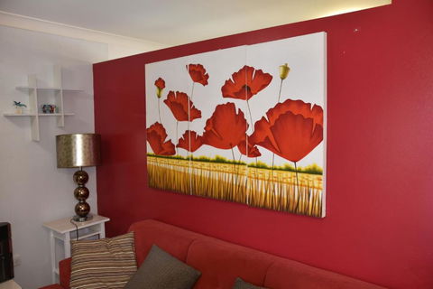 Entire Family Home With Private Pool - Grafton Accommodation 3