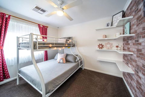 Escape To Adelaide Hills - Grafton Accommodation 1