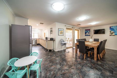 Escape To Adelaide Hills - Grafton Accommodation 3