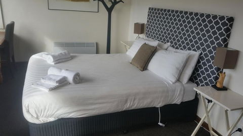 Fish Creek Hotel - Grafton Accommodation 4