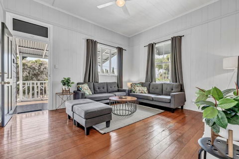 Gabba Central House 3BR2Bath Pets - Grafton Accommodation 1