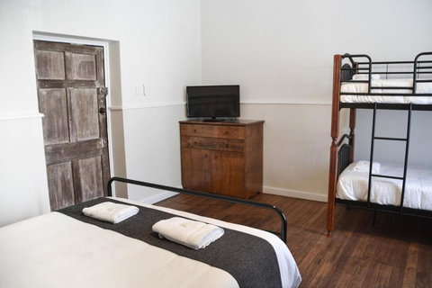 George IV Inn - Grafton Accommodation 4