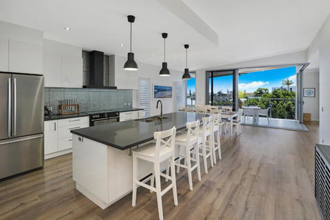 GEORGE8- THE ULTIMATE, FAMILY BEACH HOUSE! - Grafton Accommodation 1