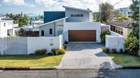 GEORGE8- THE ULTIMATE, FAMILY BEACH HOUSE! - Grafton Accommodation 0