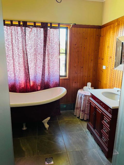 GOLDEN LACE B&B - Grafton Accommodation 3