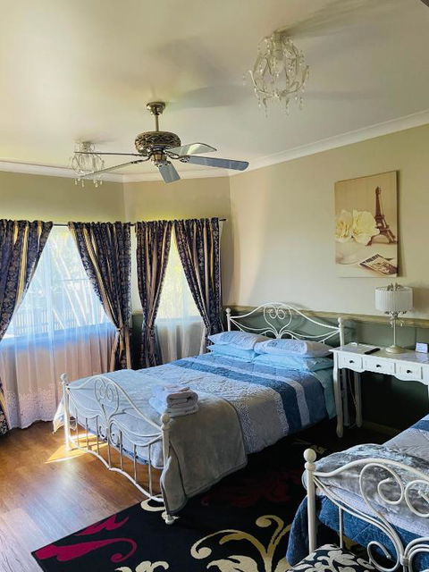 GOLDEN LACE B&B - Grafton Accommodation 4