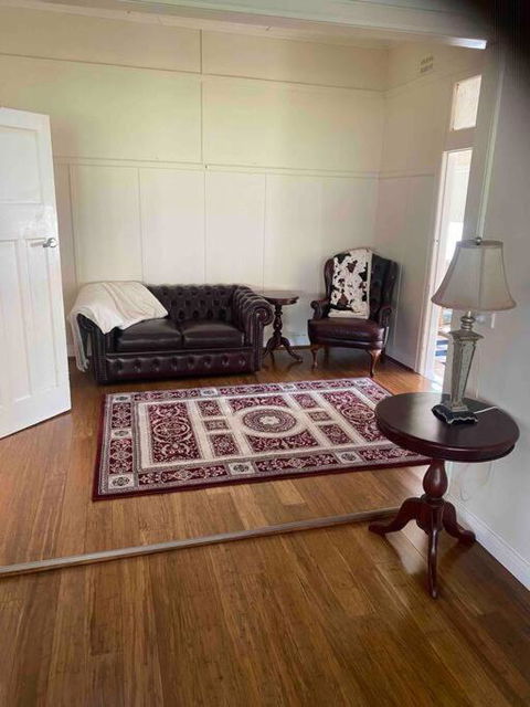 Golden Street Cottage - Grafton Accommodation 0