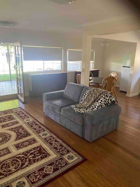 Golden Street Cottage - Grafton Accommodation 2