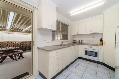 H1211 Mission Terrace Lakewood Heights Estate - Grafton Accommodation 4