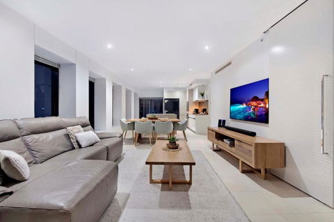 GUARANTEED OCEAN VIEW - Level 16 And Up - Soul Surfers Paradise - Self Contained &Privately Managed - Grafton Accommodation 2