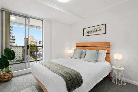HELP1 - Chatswood Charm Central Apartment Near Station - Grafton Accommodation 2