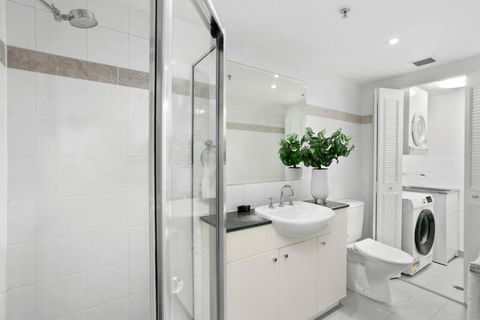 HELP1 - Chatswood Charm Central Apartment Near Station - Grafton Accommodation 3