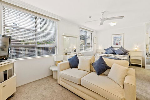 HENRY12 Self- Catering - Grafton Accommodation 1