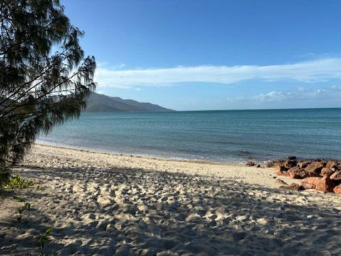 Hideaway Reef Cottage - Grafton Accommodation 0