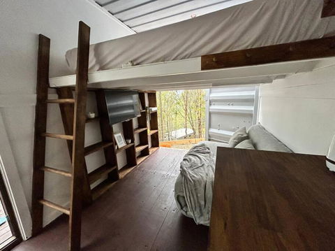 Hill Dweller Hideout - Grafton Accommodation 3