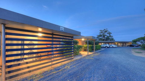 Hilldrop Motor Inn - Grafton Accommodation 2