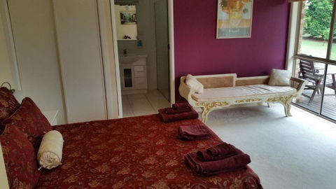 Hilltop Hideaway - Grafton Accommodation 3