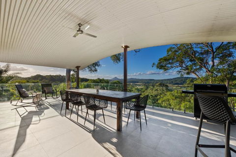 Hinterland Dreamers Poolside Retreat - Grafton Accommodation 1
