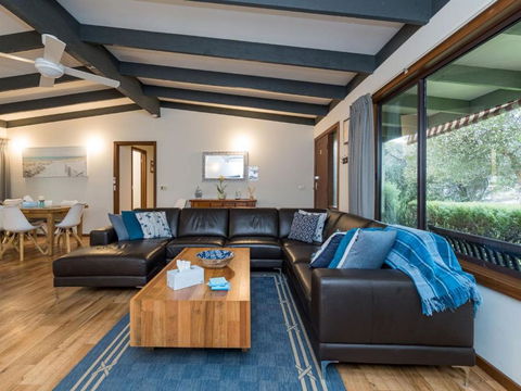 Inlet Dreaming - Grafton Accommodation 2