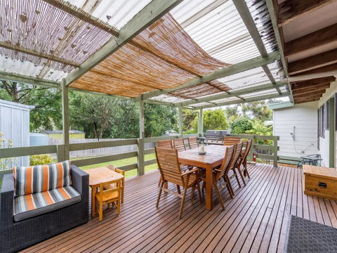 Inlet Dreaming - Grafton Accommodation 1