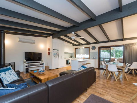 Inlet Dreaming - Grafton Accommodation 3