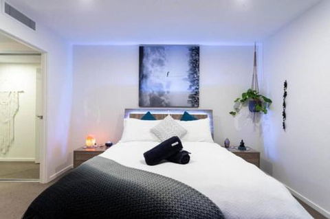 Inner City 1 Bedroom Apartment With Rooftop Pool And Parking - Serain Residences - Grafton Accommodation 2