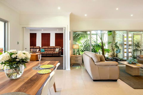Adelphi Waterfront 2 Bedroom Ground Floor Home - Grafton Accommodation 2