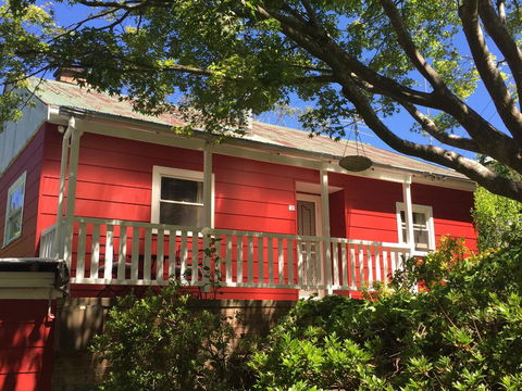 Akarana Cottage - Grafton Accommodation 0