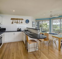 Alchemy on Island Beach - Grafton Accommodation