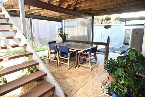 Aloha Alex Beach House Pet-friendly- 450m To The Beach - Grafton Accommodation 1
