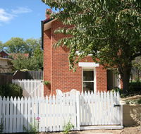 Annies Garden Cottage - Grafton Accommodation