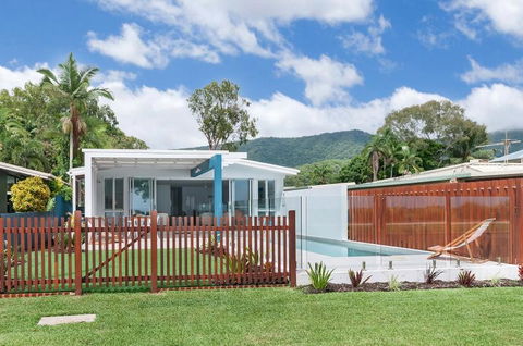 Arlington Beach House - Grafton Accommodation 1