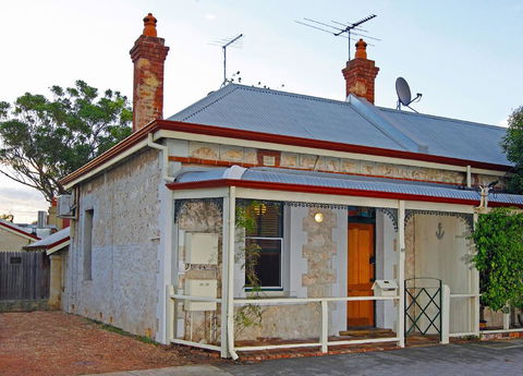Art On Attfield - Cute Heritage 1 Bedroom Stone Cottage - Grafton Accommodation 0