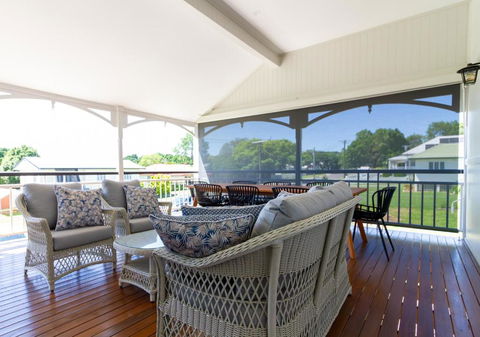 Luxury Grand Escapes Queenslander In Ipswich - Grafton Accommodation 3