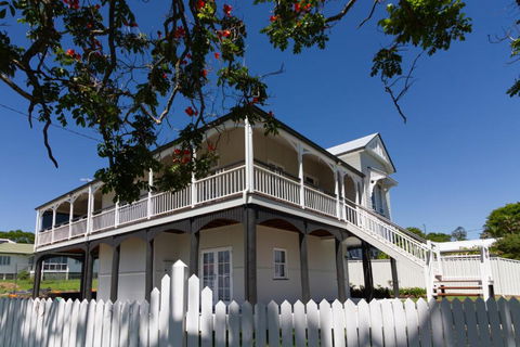Luxury Grand Escapes Queenslander In Ipswich - Grafton Accommodation 0