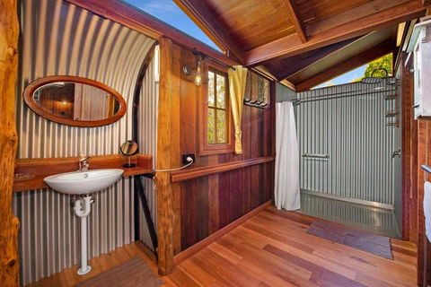 MANGO LODGE River Heads - Grafton Accommodation 3